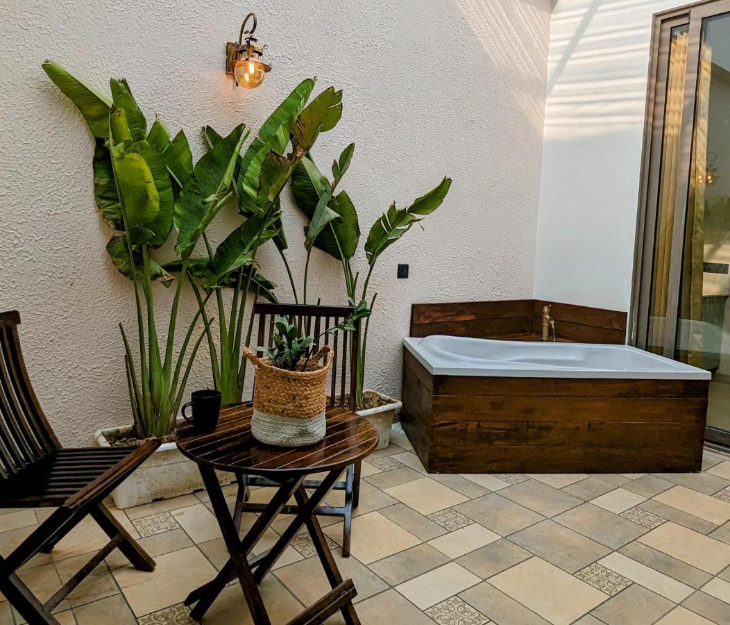 Cape House Hotel Амритсар Екстериор снимка