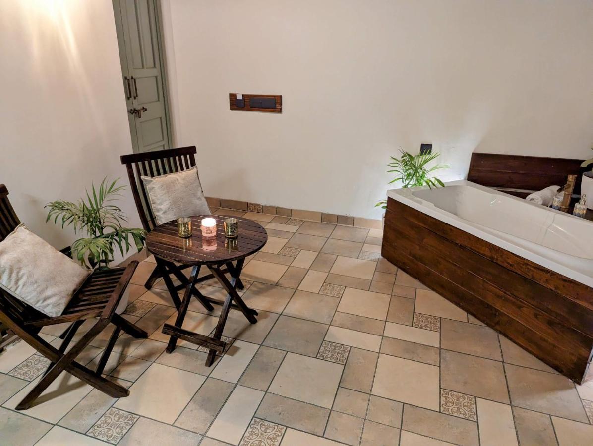 Cape House Hotel Амритсар Екстериор снимка