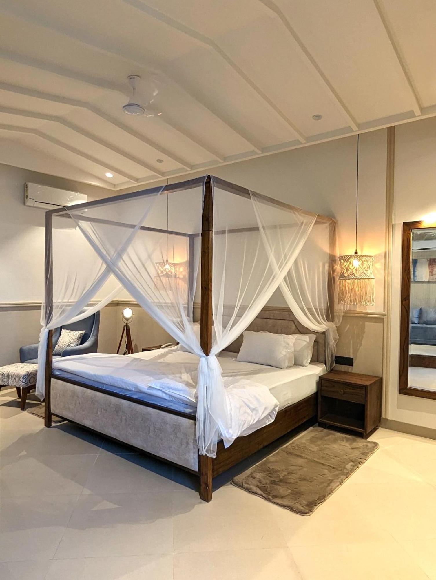 Cape House Hotel Амритсар Екстериор снимка