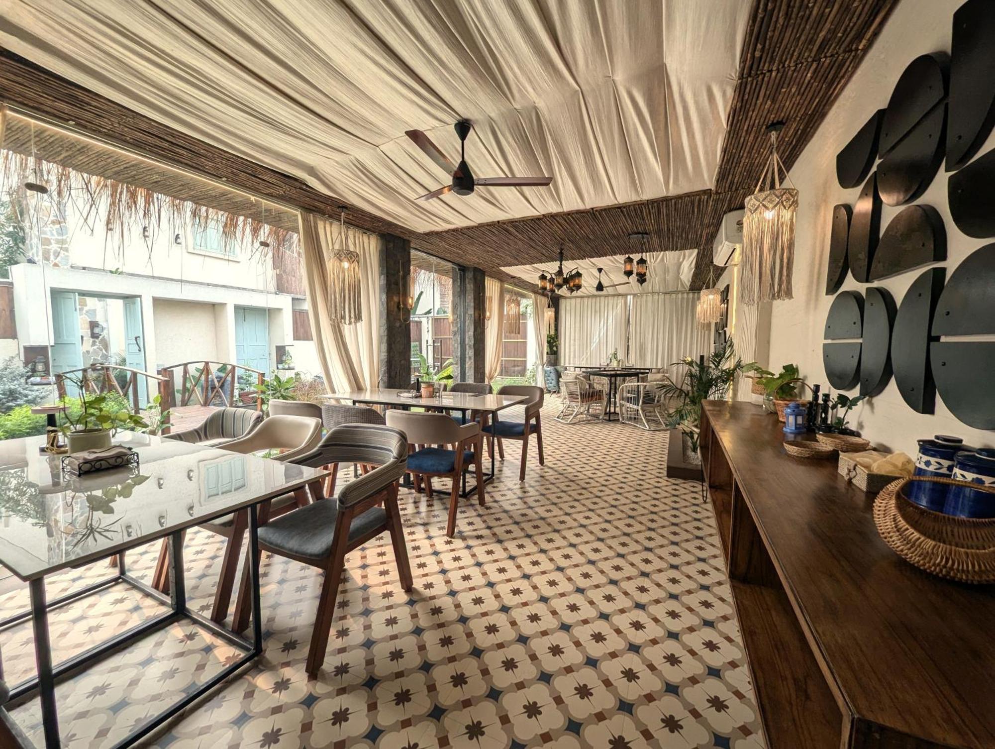 Cape House Hotel Амритсар Екстериор снимка